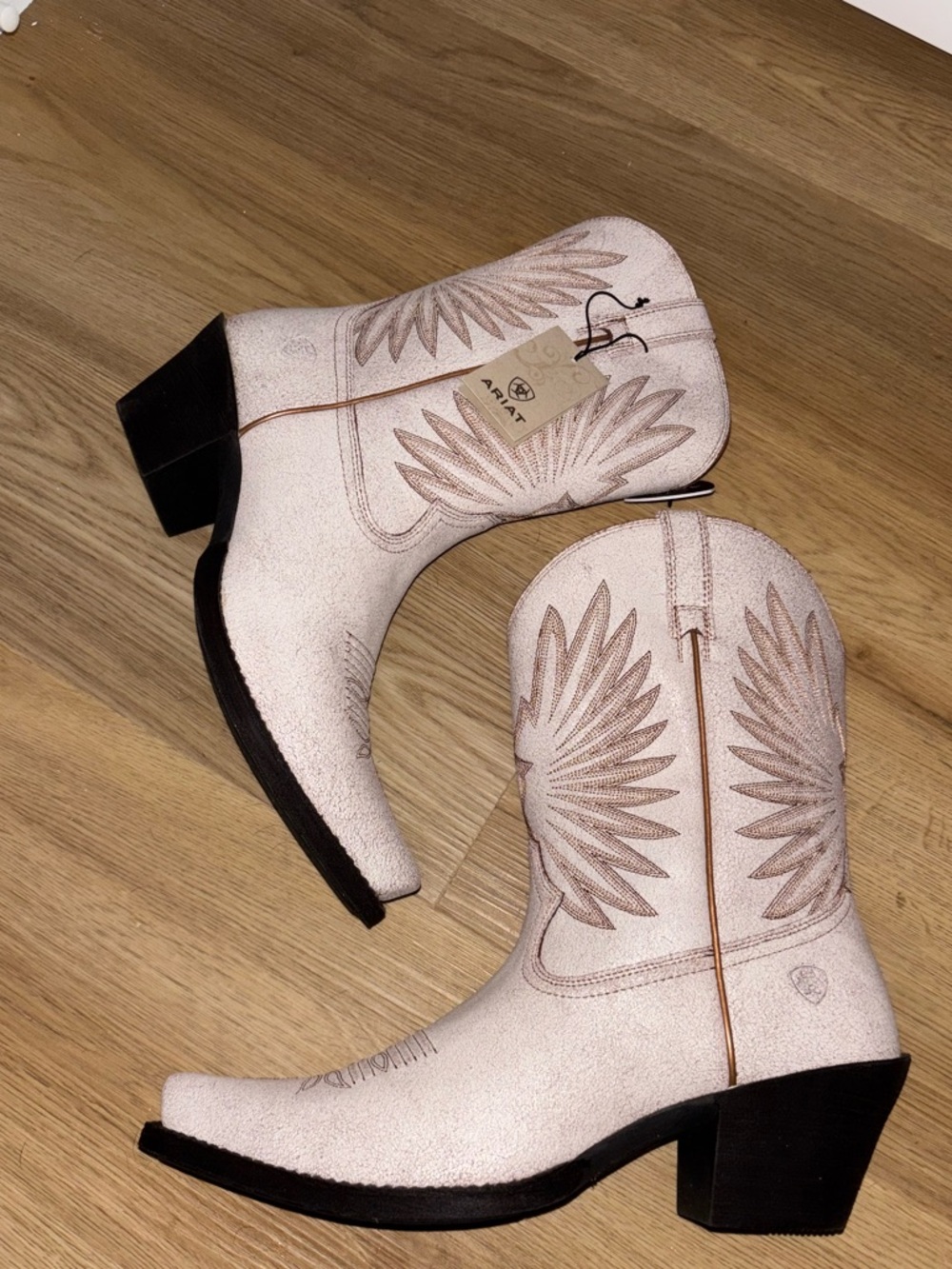 Sz. 10 Women’s Ariat Goldie Western Boots